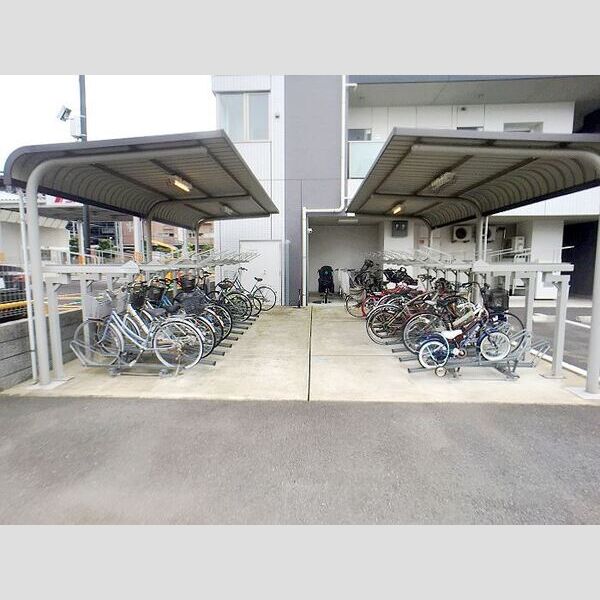 グリーンヒルズ 駐輪場