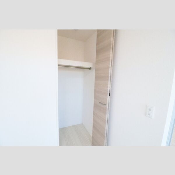 メイプルシャトー クローゼット(洋室6帖)