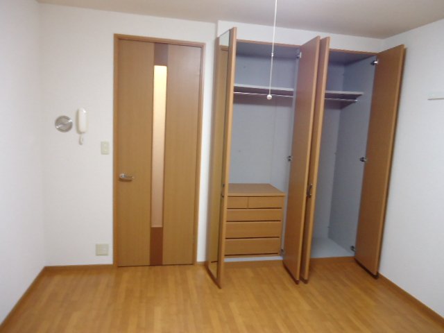 フローラーリア湘南 クローゼット