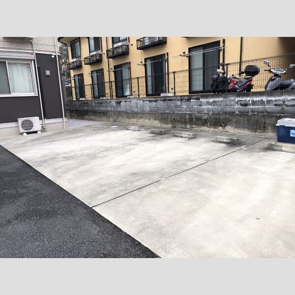 ルミナスゆぎ 駐車場