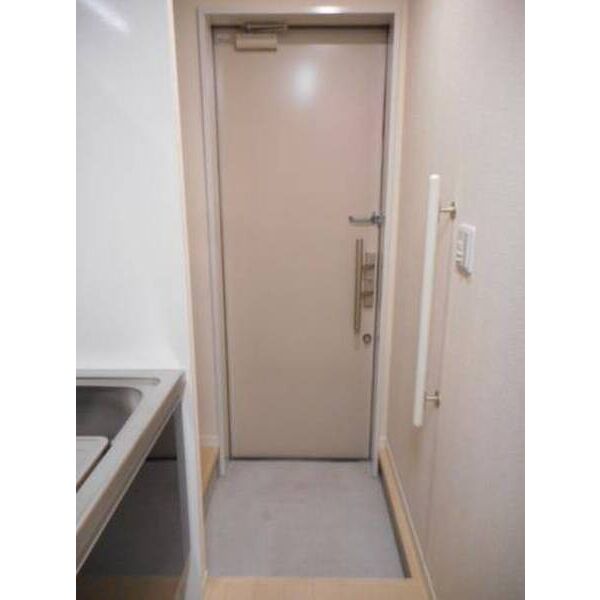 アリュール0107号室 玄関