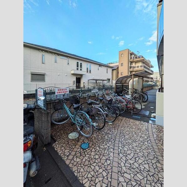 シャルマン　参番館 駐輪場