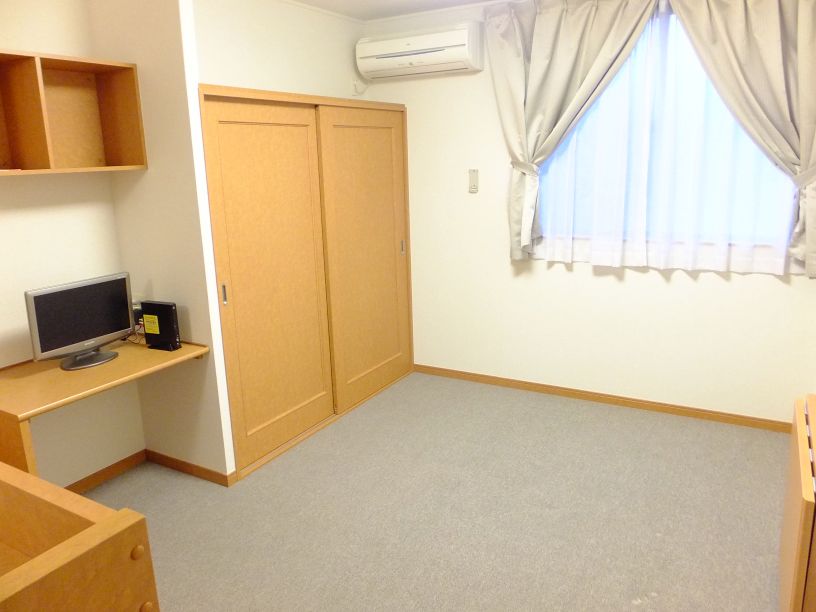 レオパレスドウージェム リビング