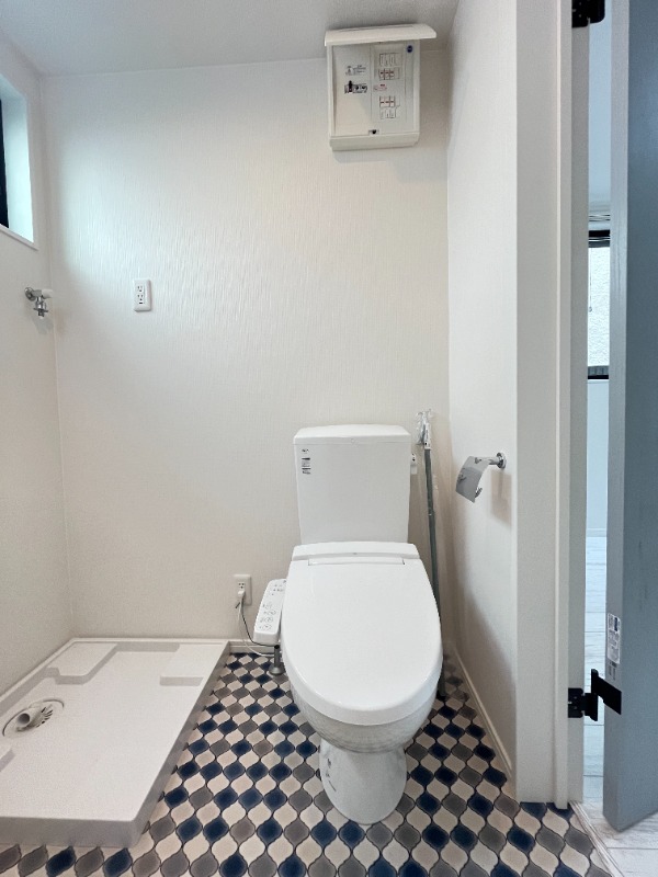 リュクスカーサ梅島1階 トイレ