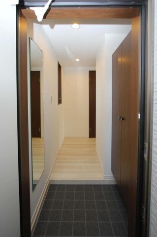 ルクール平和台201号室 玄関