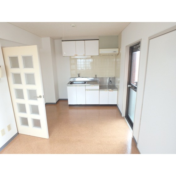 コーラルスターガーデン401号室 リビング