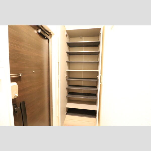 Lucky circle Hiyoshi (ラッキーサークルヒヨシ) 玄関