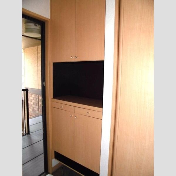 ウエストハウス202号室 シューズボックス