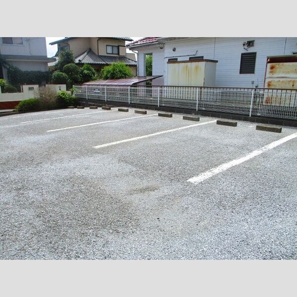 メゾンボナール 駐車場