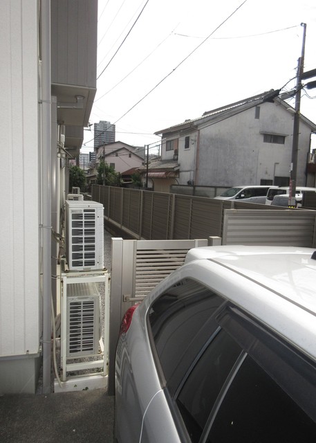 マスキンハイツ0102号室 柵が設置されている為、1階でも安心です