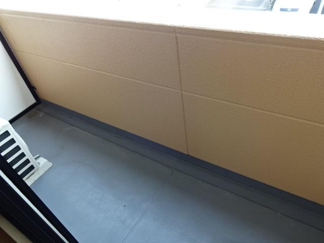 シャン・ド・ペーシュ202号室 ベランダ