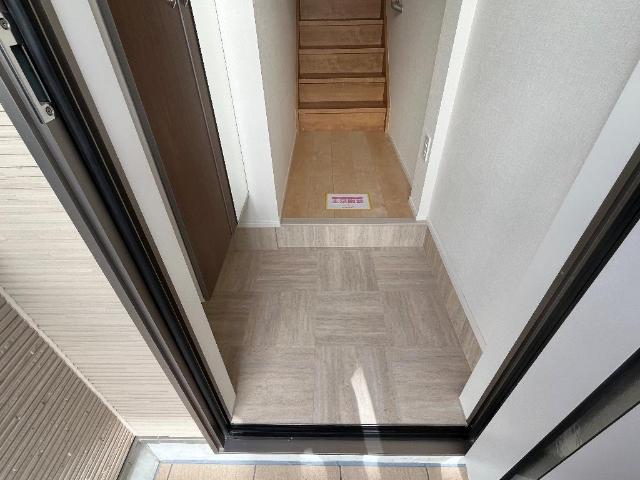 ミ・カーサ河辺A 玄関