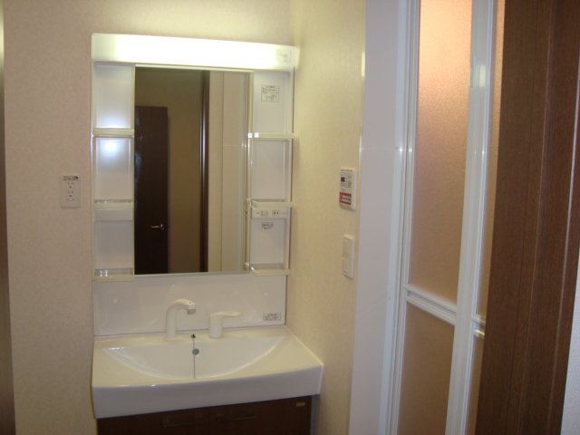 モデルナ203号室 洗髪洗面化粧台