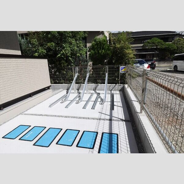 ラ・フェリーチェ201号室 駐輪場