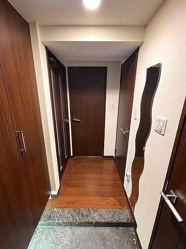 ライオンズ田無ウエストプレイス3階 玄関から廊下　内装前