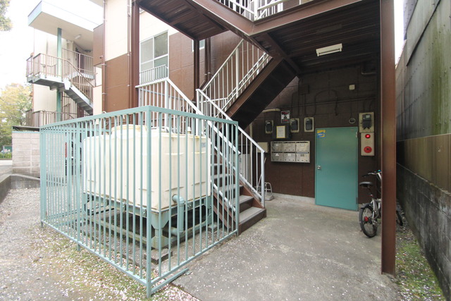 新村ハイツ エントランス！