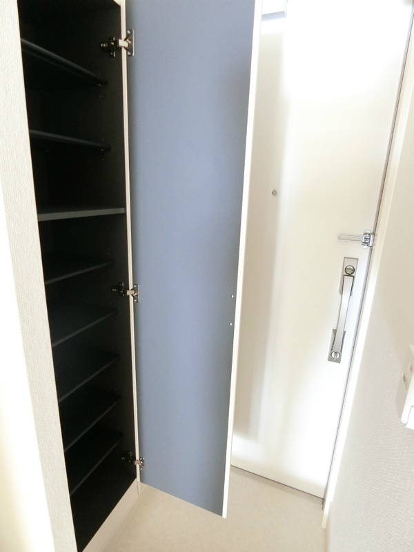 リブリ・ガレリア2階 玄関