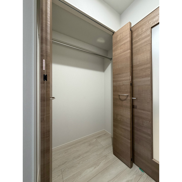 プレール・ドゥーク亀戸小村井206号室 クローゼット