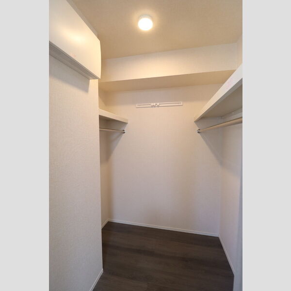 リンカーン源201号室 ウォークインクローゼット