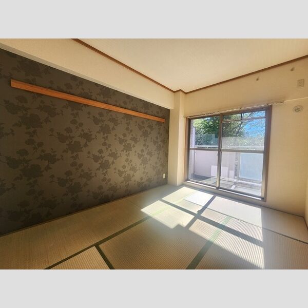 フジヴェール法蓮寺山203号室 和室