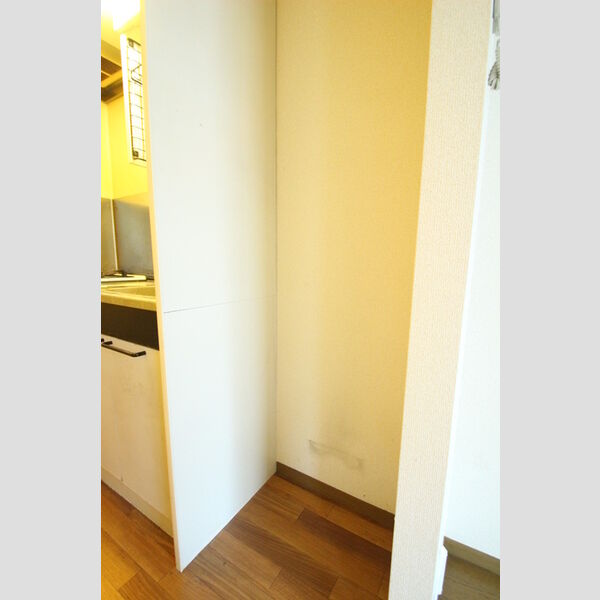 キャッスル多摩川 101号室　冷蔵庫スペース