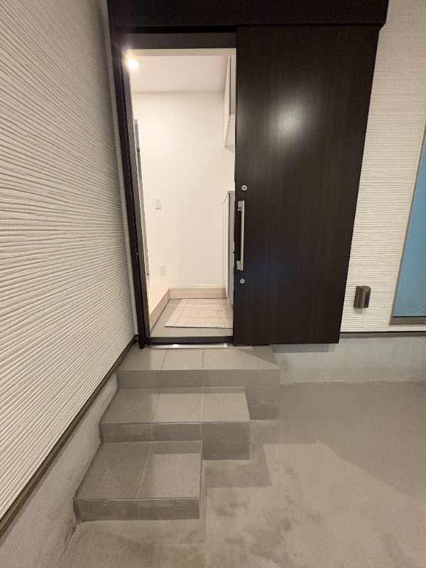 くぅガーデン1階 玄関