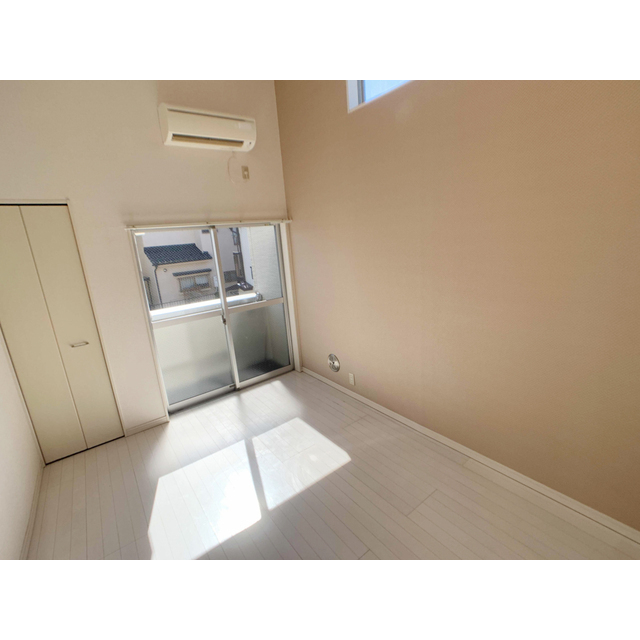 コンフォートメゾン東平賀205号室 リビング