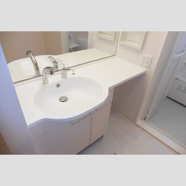 エターナル　ジョイ 女性にうれしい広々洗面台