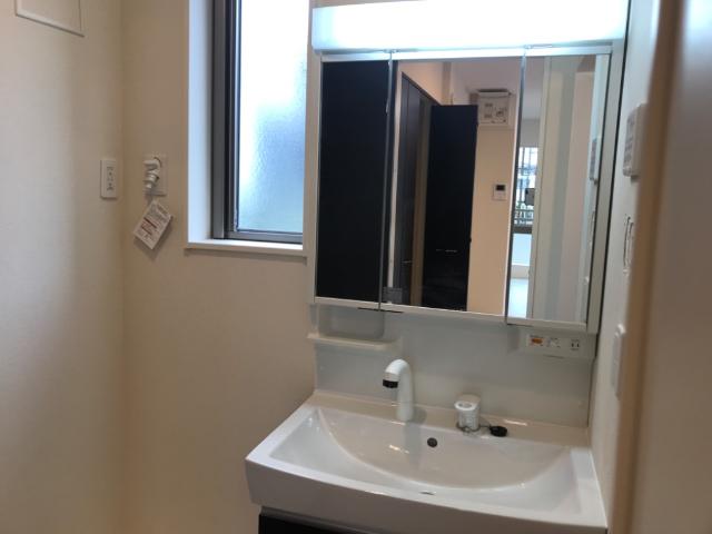 セレーノ 洗髪洗面化粧台