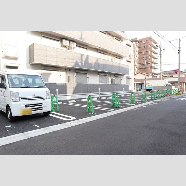 ベルフルール中青木 駐車場