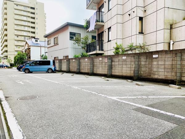 シャルム・Ｋ・カーサ2階 駐車場