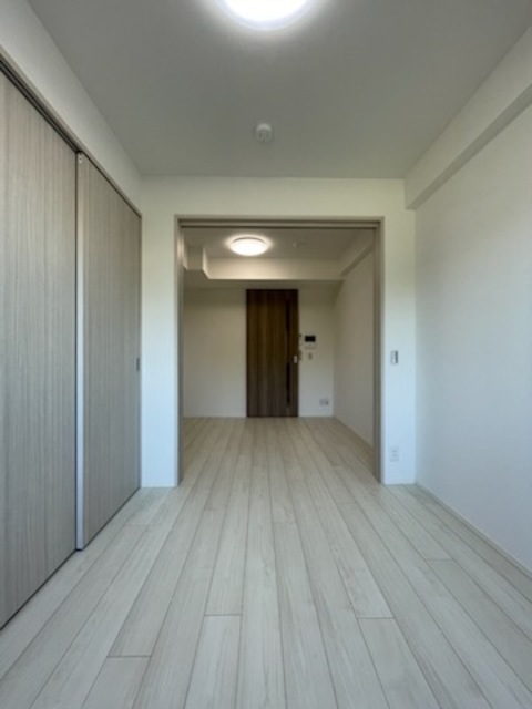 ガーラ・グランディ調布6階 開放的な寝室です