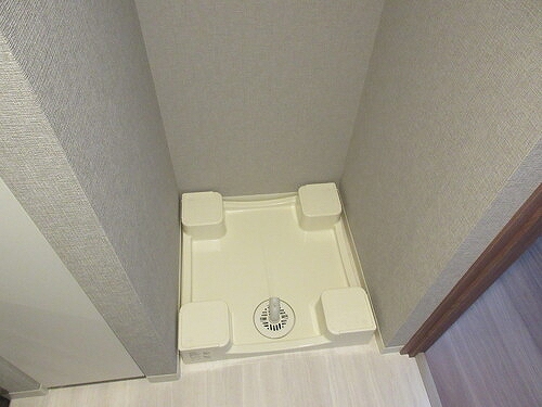 プレシス練馬ステーションフロント2階 洗濯機置場　※前回募集時2025.4撮影