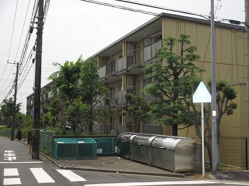 テレパレス日限山3階 建物外観　※2019年6月撮影