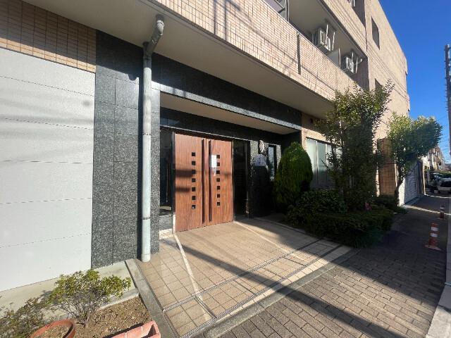 ＡＺＡＬＥＡ恋ヶ窪Ⅱ3階 エントランス