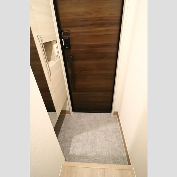 Rエイト・コウヤマ　B 玄関ドア