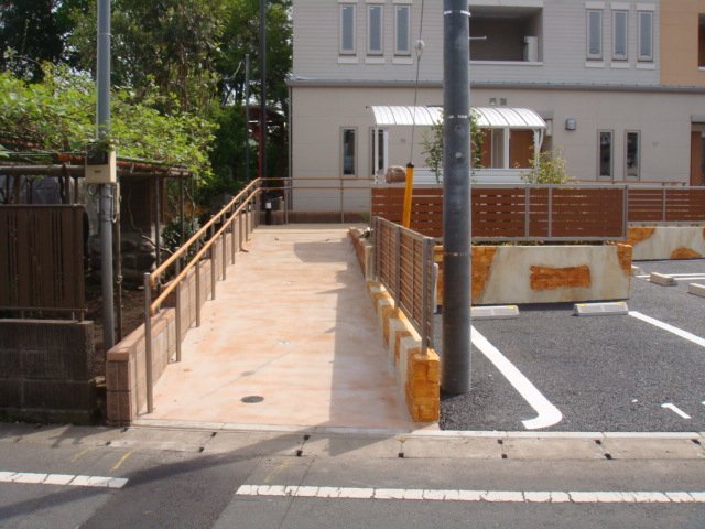 グランパ 外観写真（昼）