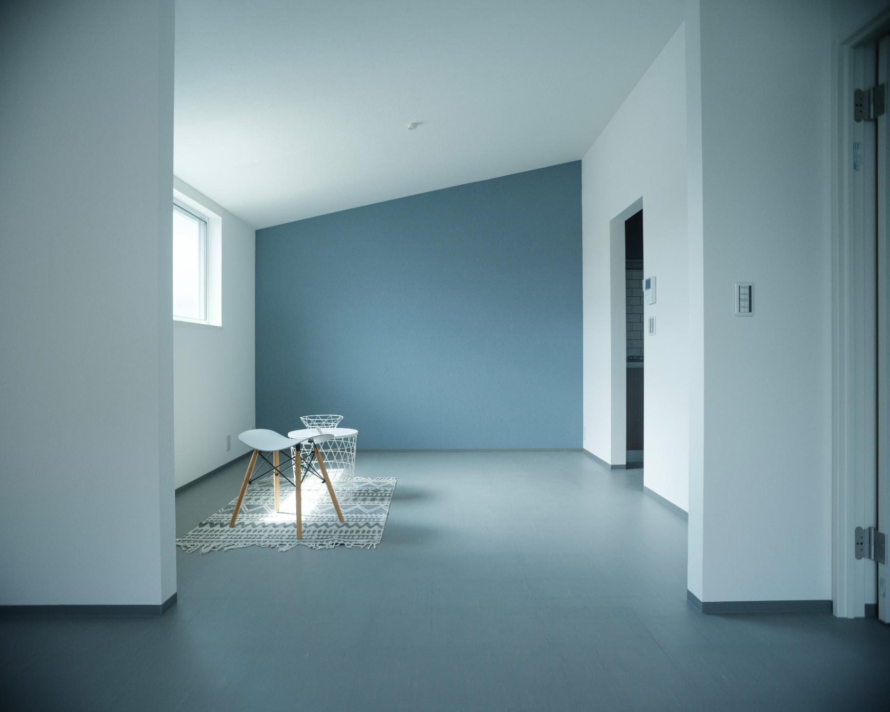 六実ベース 南東２面採光14帖超のリビング