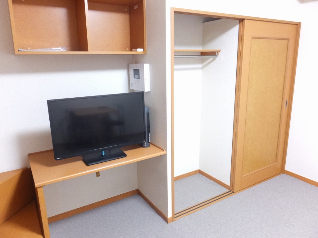 レオパレスＦＵＪＩ204号室 クローゼット