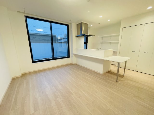 SYFORME NEXT IKEBUKURO WEST405号室 リビング