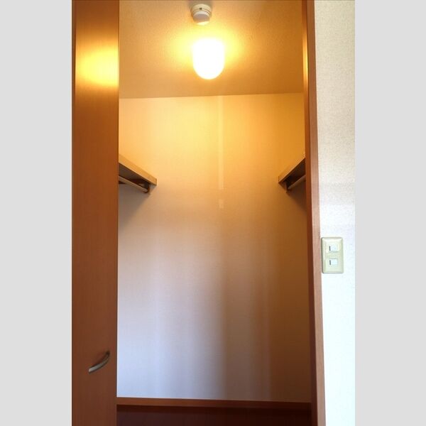 モナリエ春日　Ⅰ・ⅡⅠ203号室 クローゼット