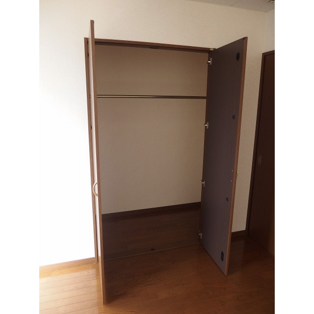 プレジール I 内観