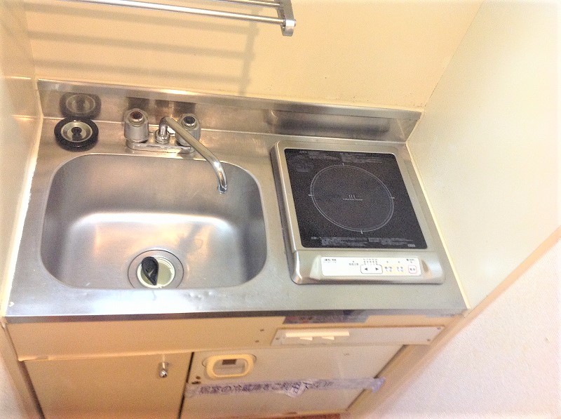 レオパレスホワイトアイランド キッチン