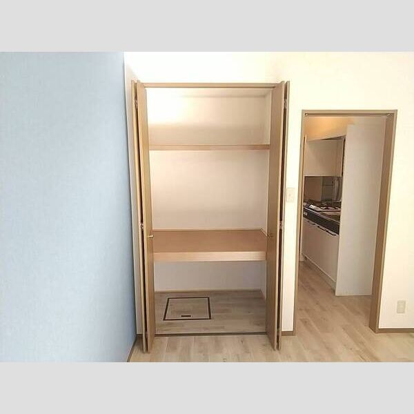 セジュール レジデンス105号室 物入