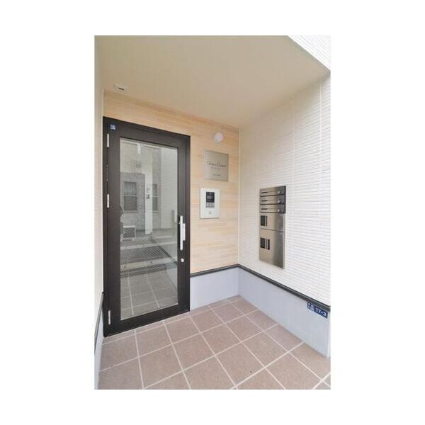 grass　court エントランス