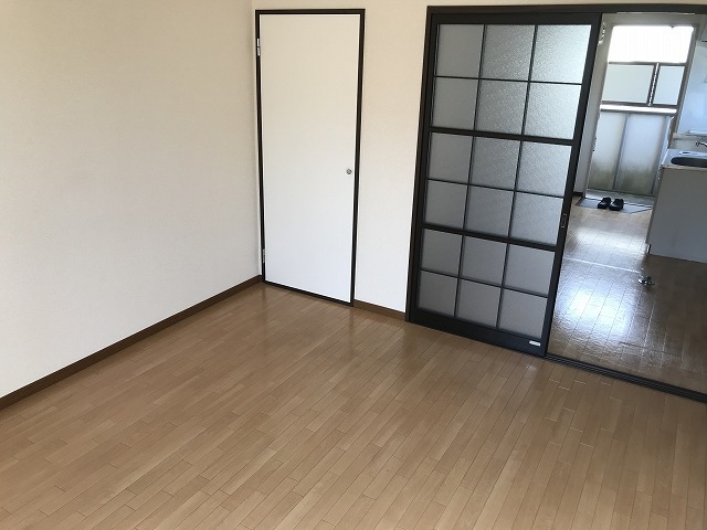 メゾンプラターヌ2階 ＊別号室の写真となります。