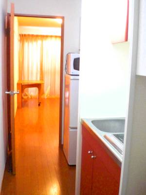 レオパレス久105号室 玄関から見たイメージです