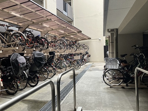 ヴィークステージ練馬豊玉　桜ＨＯＵＳＥ1階 自転車置き場　※2026年06月の写真