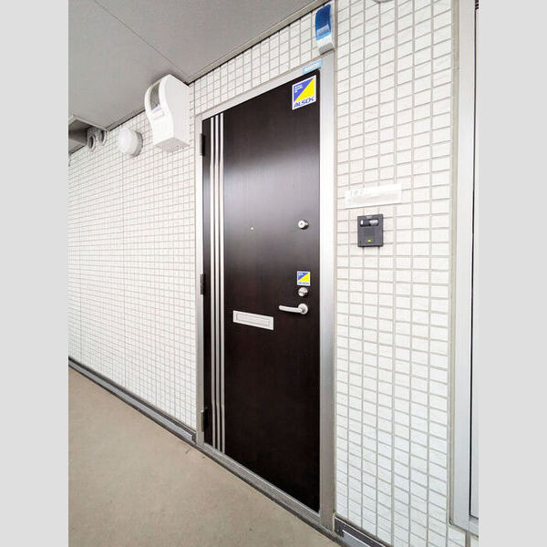 グランドゥール 202号室玄関