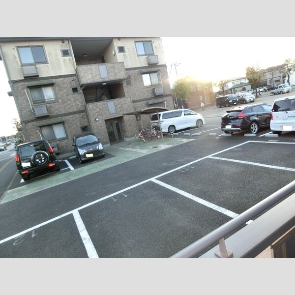 セルブランド　S棟・L棟 駐車場